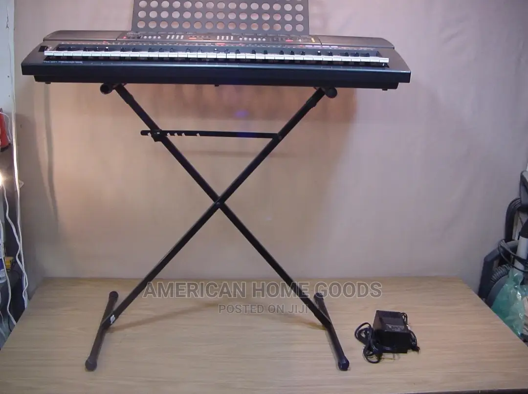 Yamaha PSR-500, 61 Keys Electronic Keyboard With Stand.