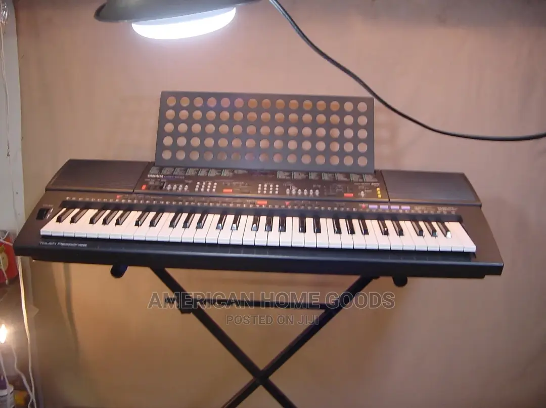 Yamaha PSR-500, 61 Keys Electronic Keyboard With Stand.