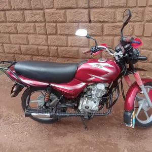 Bajaj Boxer 125 2023 Red