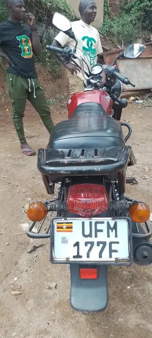 New TVS Apache 160 4V 2023 Green