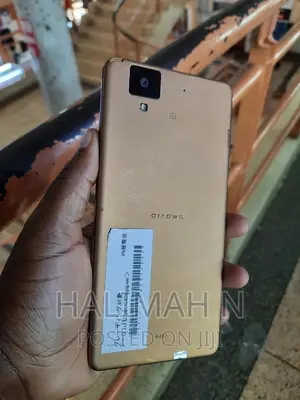 Fujitsu Arrows NX F-01K 32 GB Gold