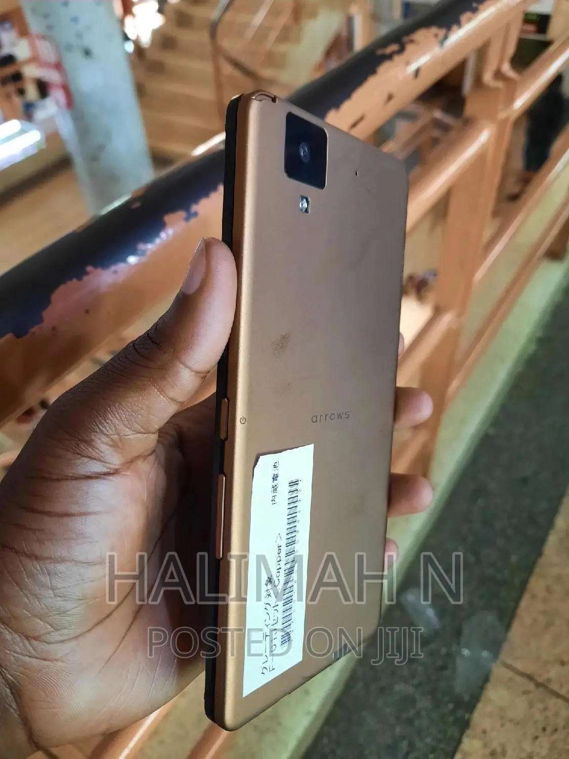 Fujitsu Arrows NX F-01K 32 GB Gold