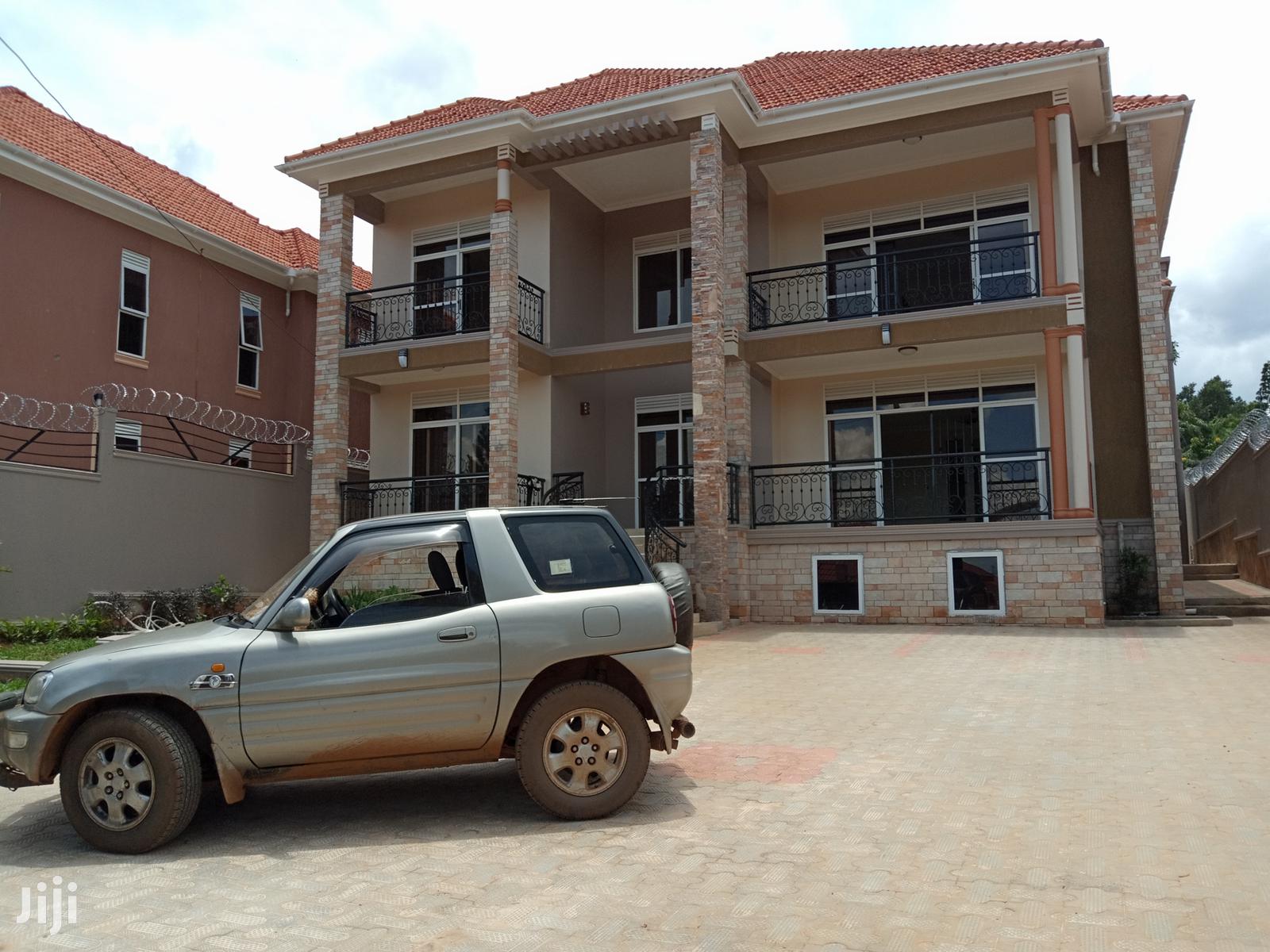 Kira's High Class Neigbourhood House Om Quick Sell