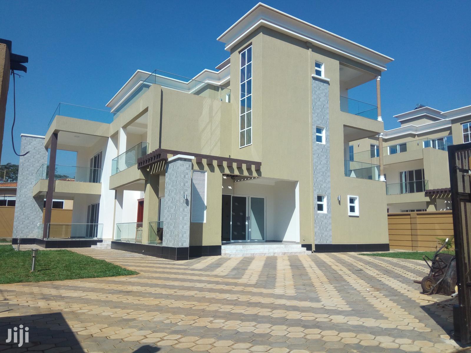 Munyonyo Big House With Alot of Lake View on Market