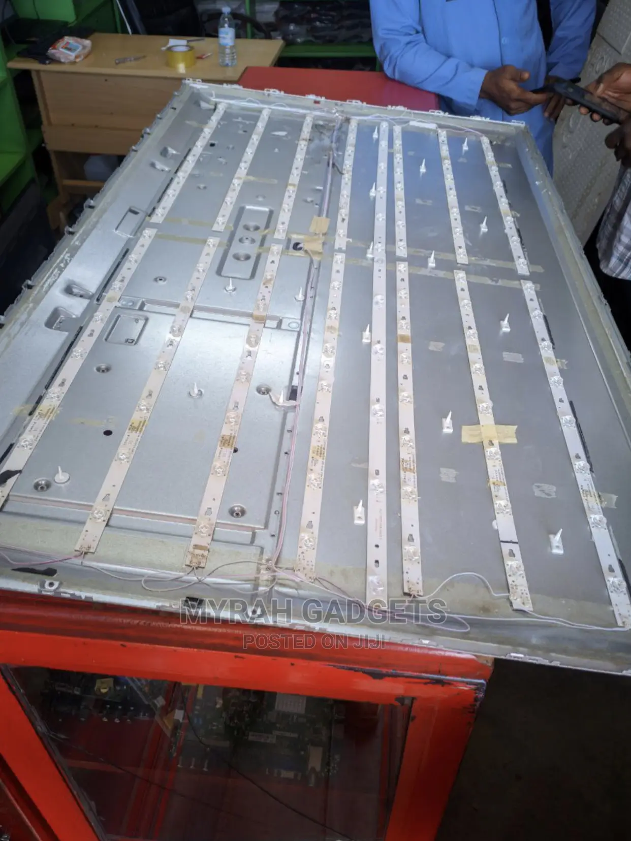 Consummate Expert in TV Lights Repairing