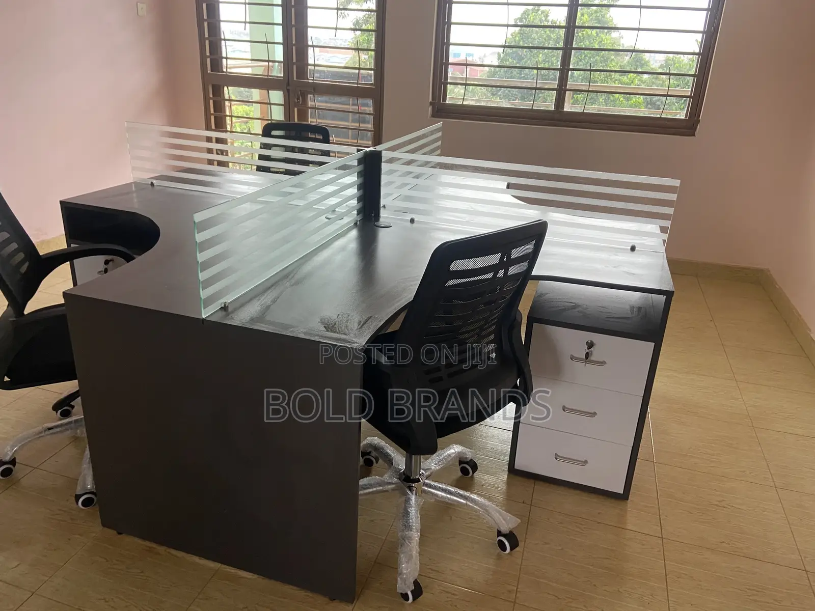 4 Seater Workstation