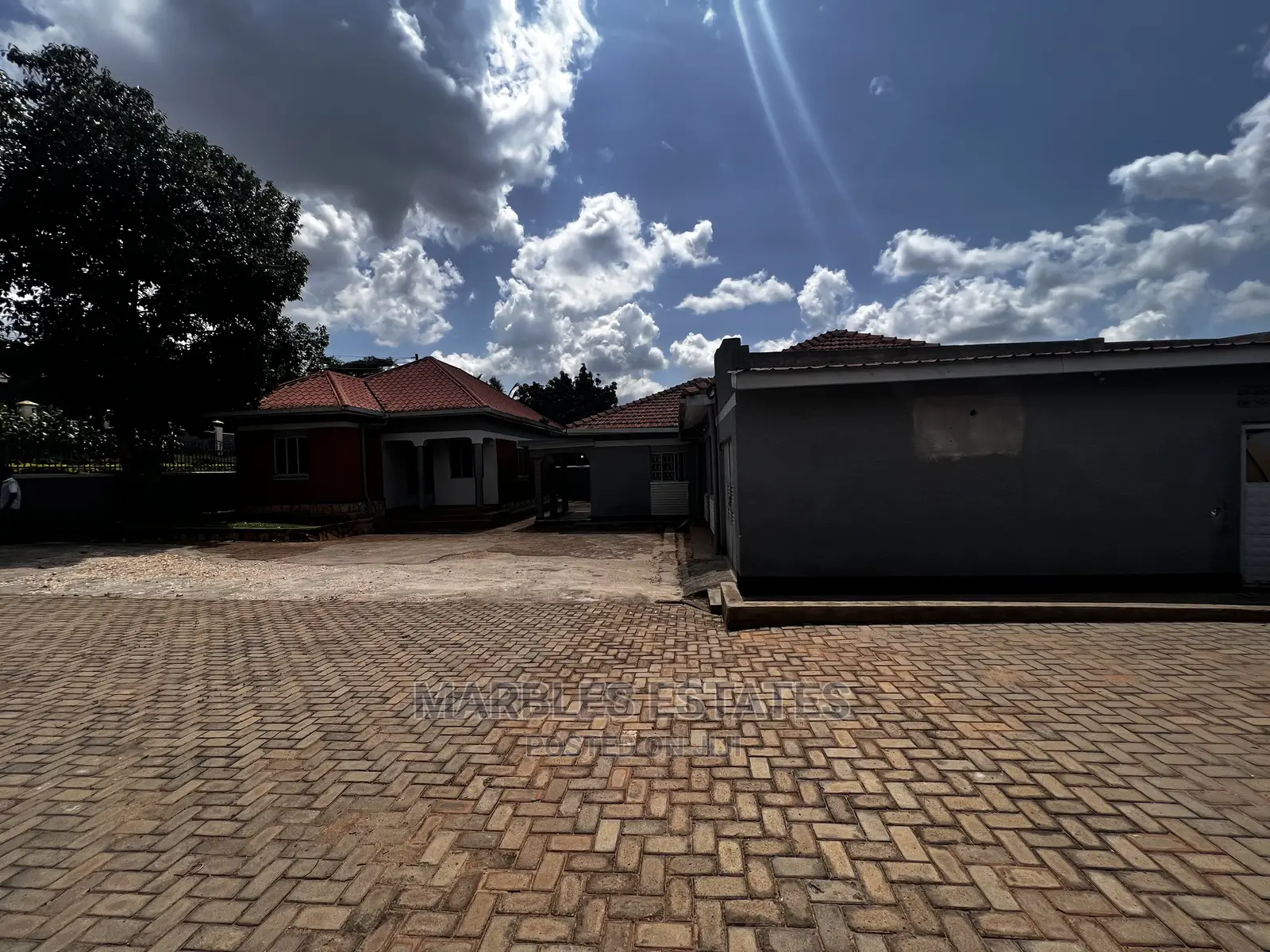 5bdrm Bungalow in Ntinda, Central Division for sale