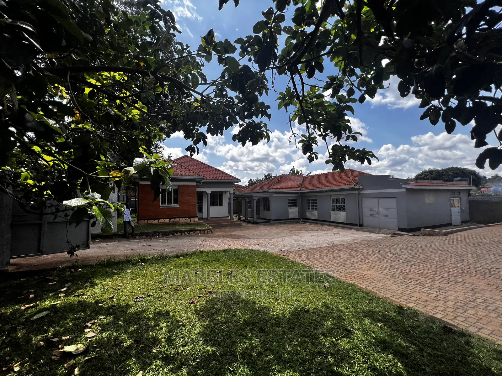 5bdrm Bungalow in Ntinda, Central Division for sale