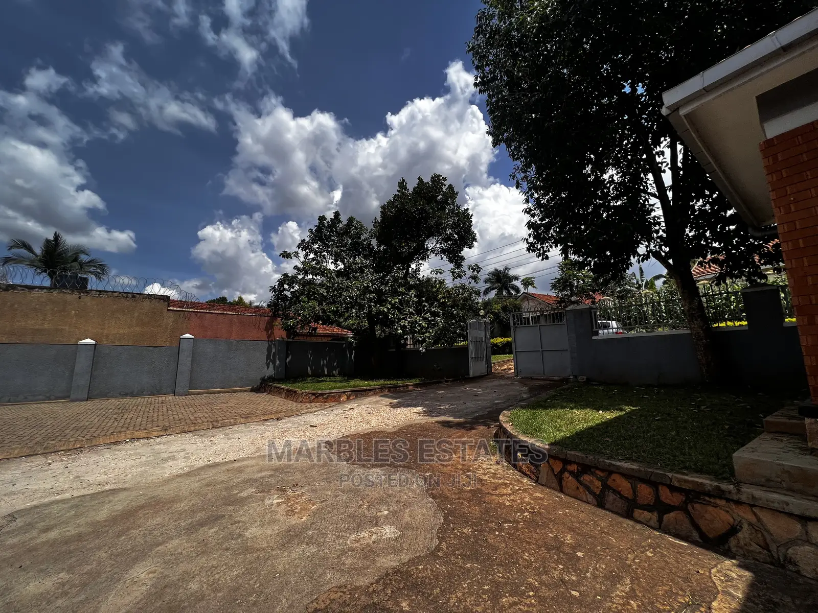 5bdrm Bungalow in Ntinda, Central Division for sale