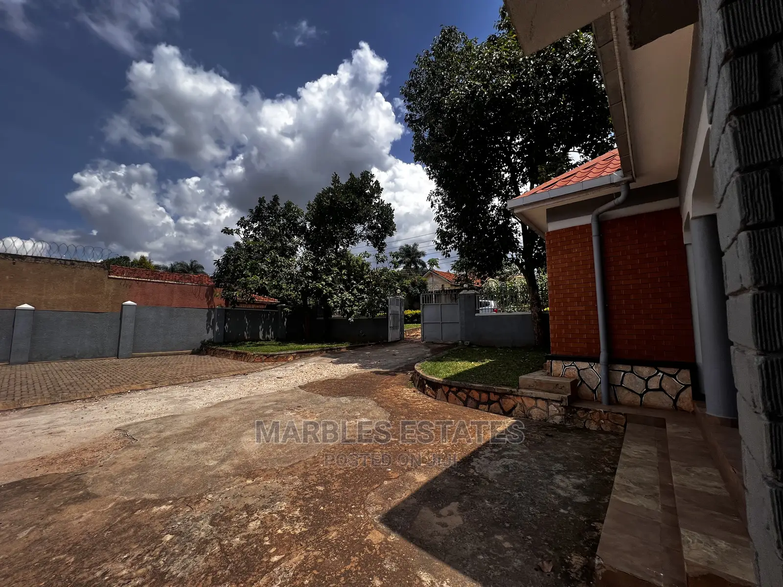 5bdrm Bungalow in Ntinda, Central Division for sale
