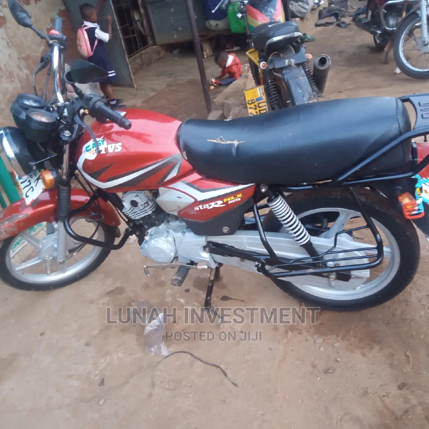 TVS HLX 125 2021 Red