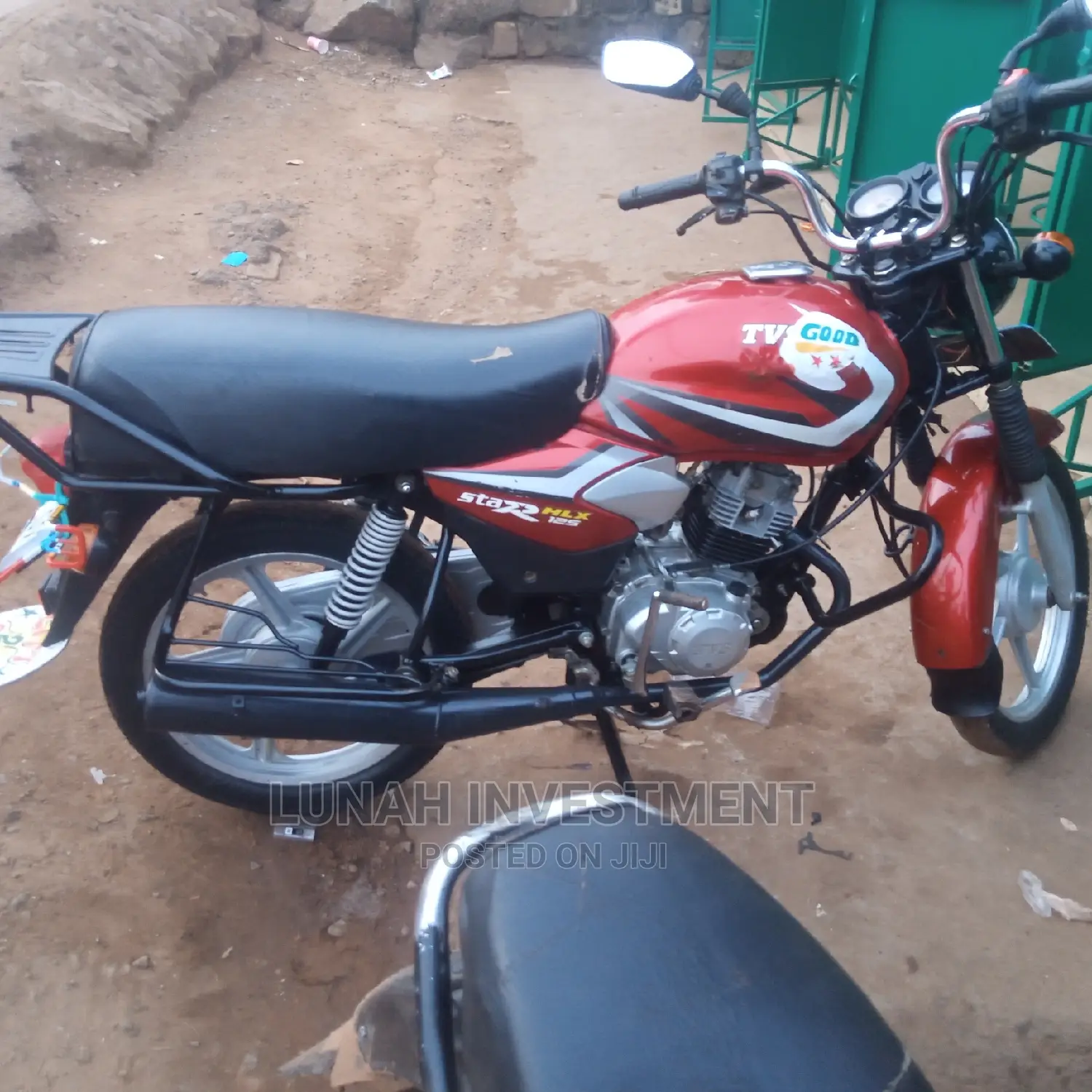 TVS HLX 125 2021 Red