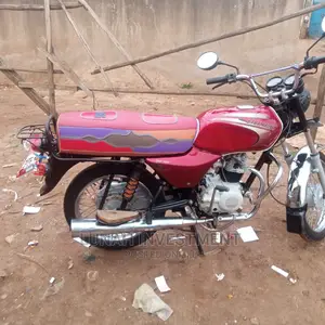 Bajaj Boxer 100 2021 Red