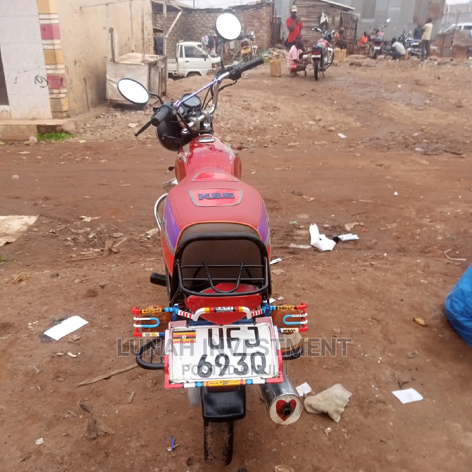 Bajaj Boxer 100 2021 Red