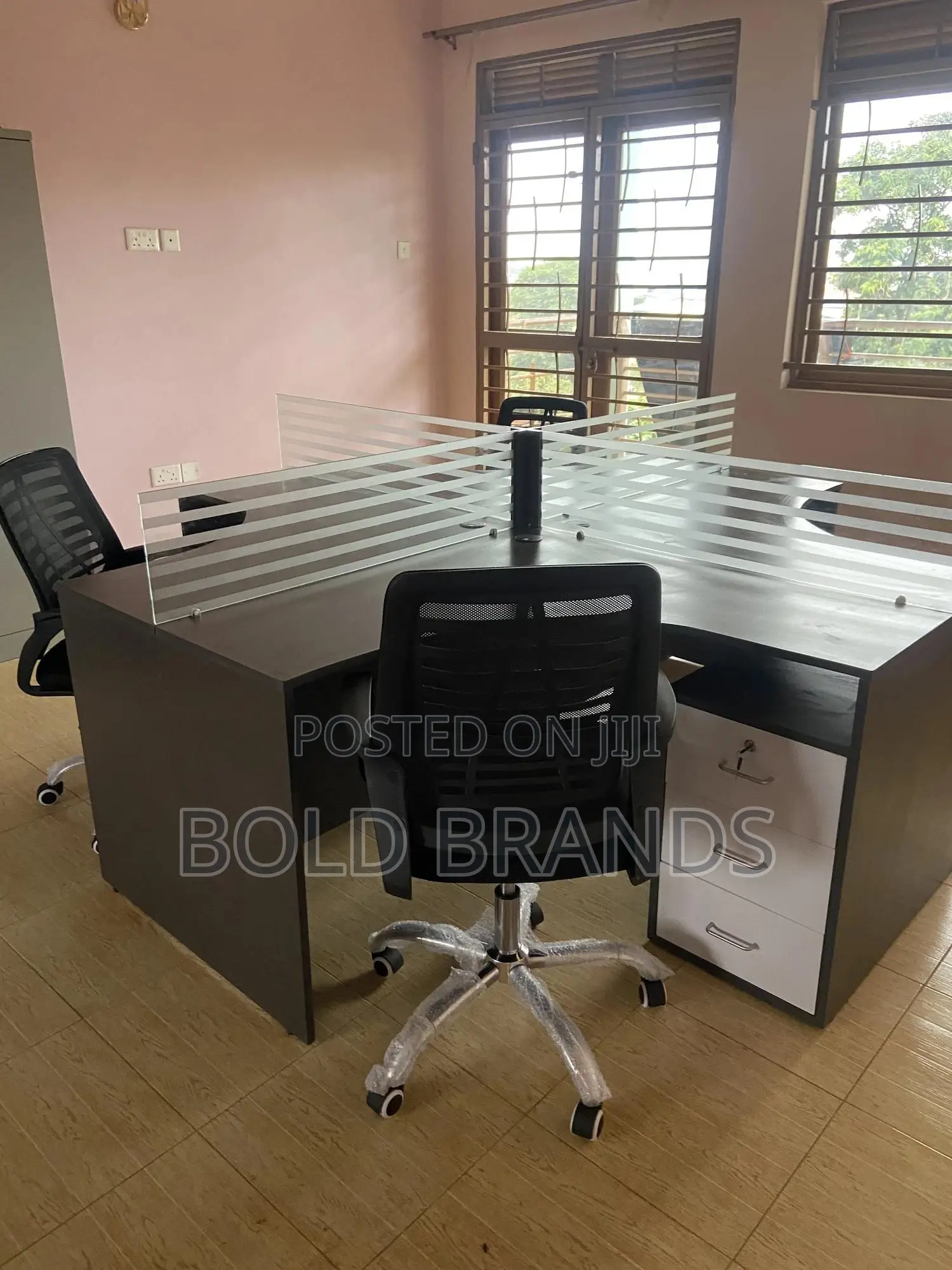 4 Seater Workstation