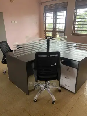4 Seater Workstation