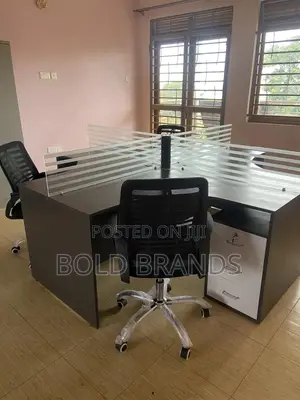 4 Seater Workstation