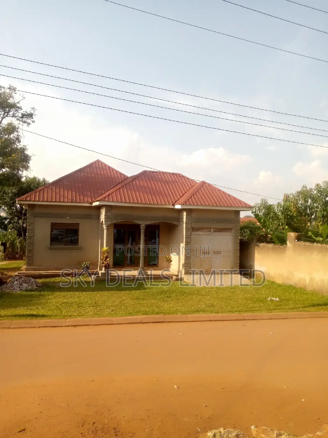 3bdrm Bungalow in Gayaza Road, Nakawa for sale