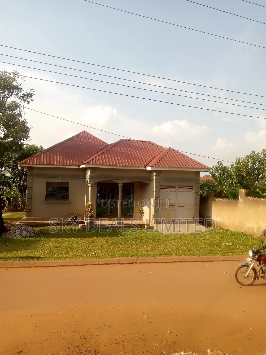 3bdrm Bungalow in Gayaza Road, Nakawa for sale