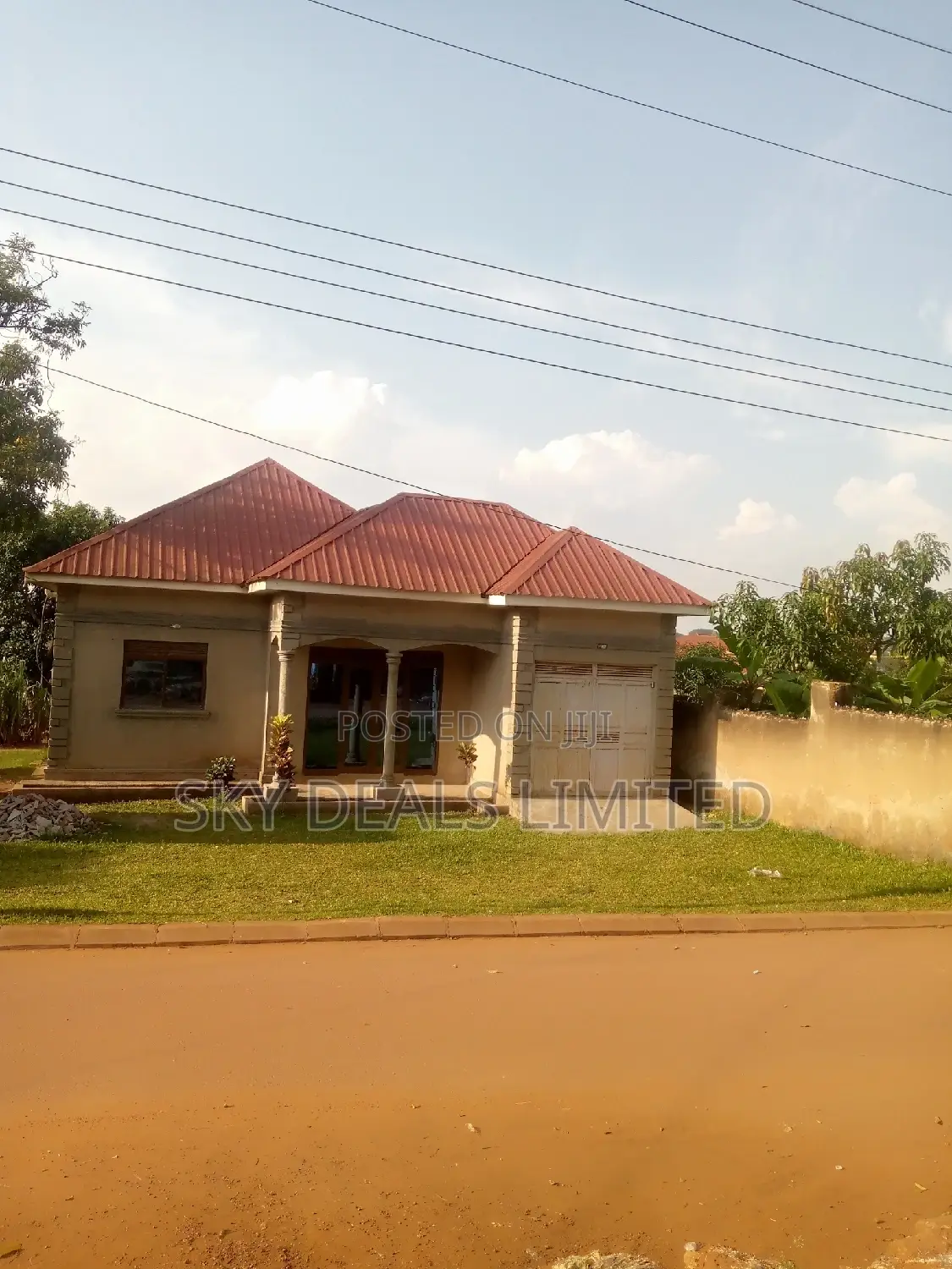3bdrm Bungalow in Gayaza Road, Nakawa for sale