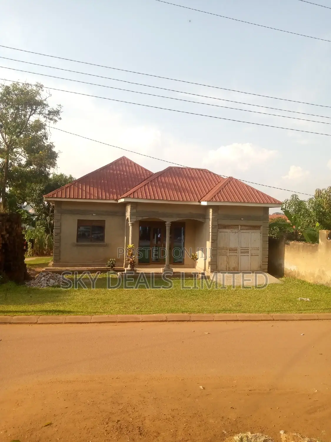 3bdrm Bungalow in Gayaza Road, Nakawa for sale