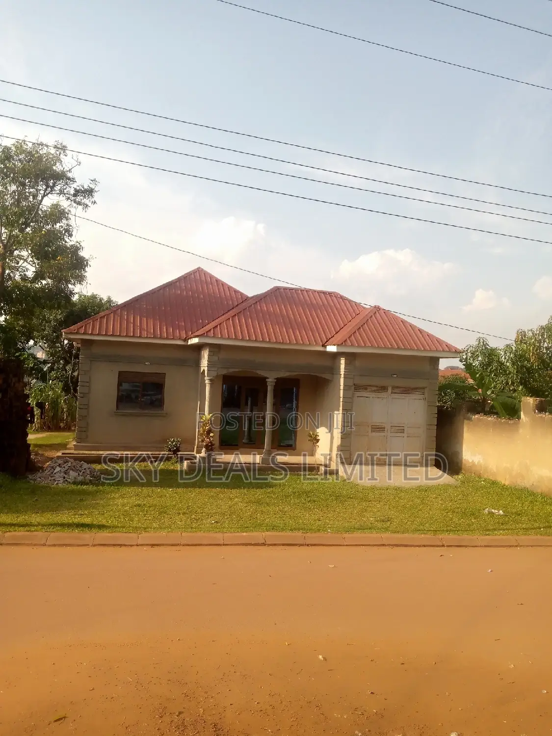 3bdrm Bungalow in Gayaza Road, Nakawa for sale