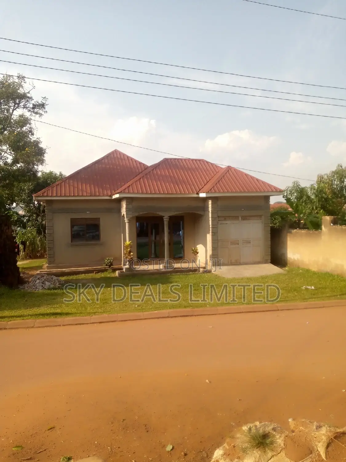 3bdrm Bungalow in Gayaza Road, Nakawa for sale