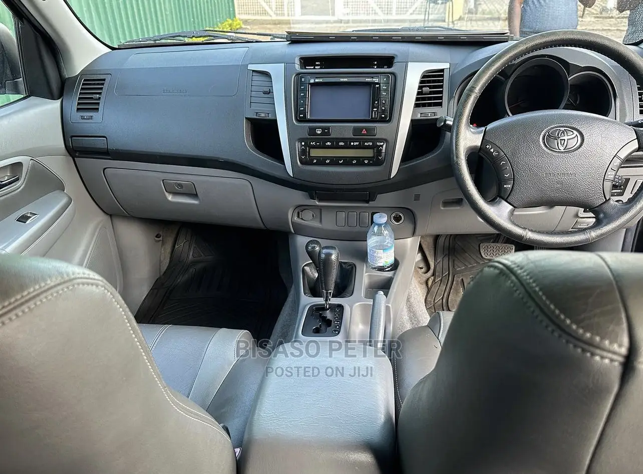 Toyota Hilux 2.5 D-4D SRX 2009 Black