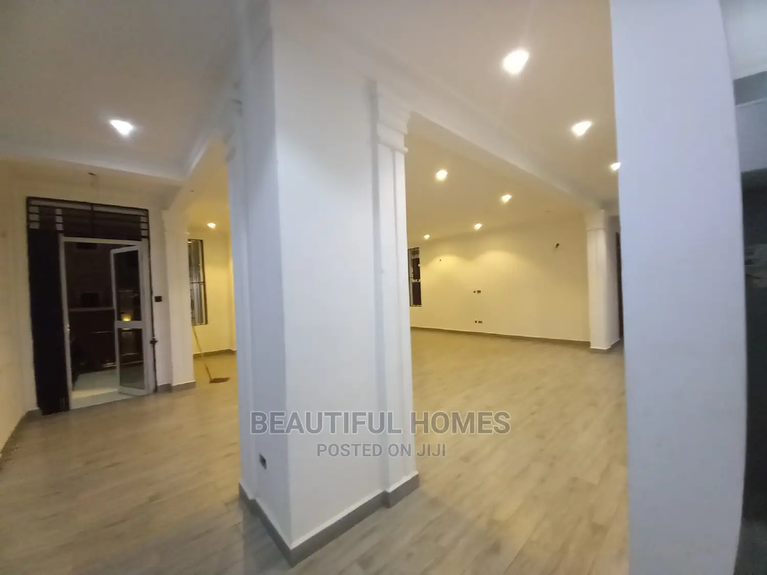 Furnished 6bdrm Duplex in Kira for sale