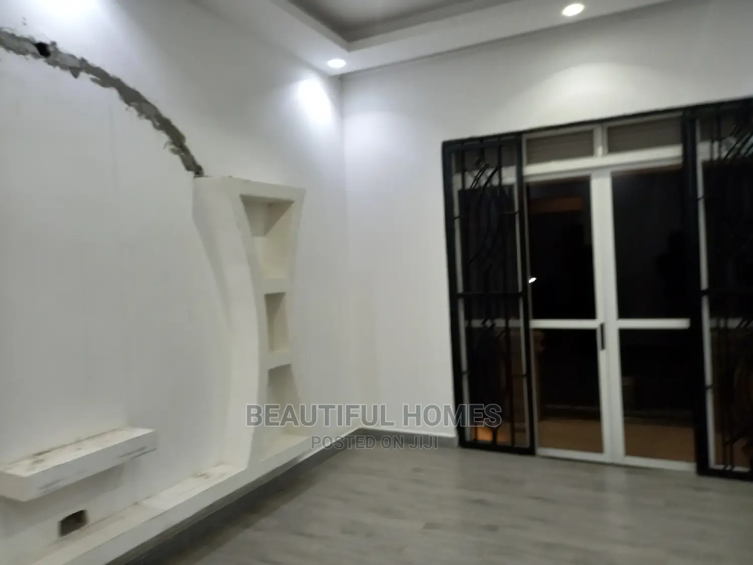 Furnished 6bdrm House in Kira for sale