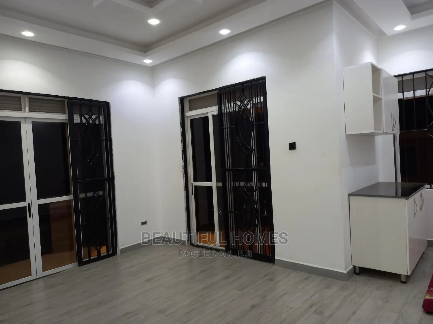 Furnished 6bdrm Mansion in Kira for sale
