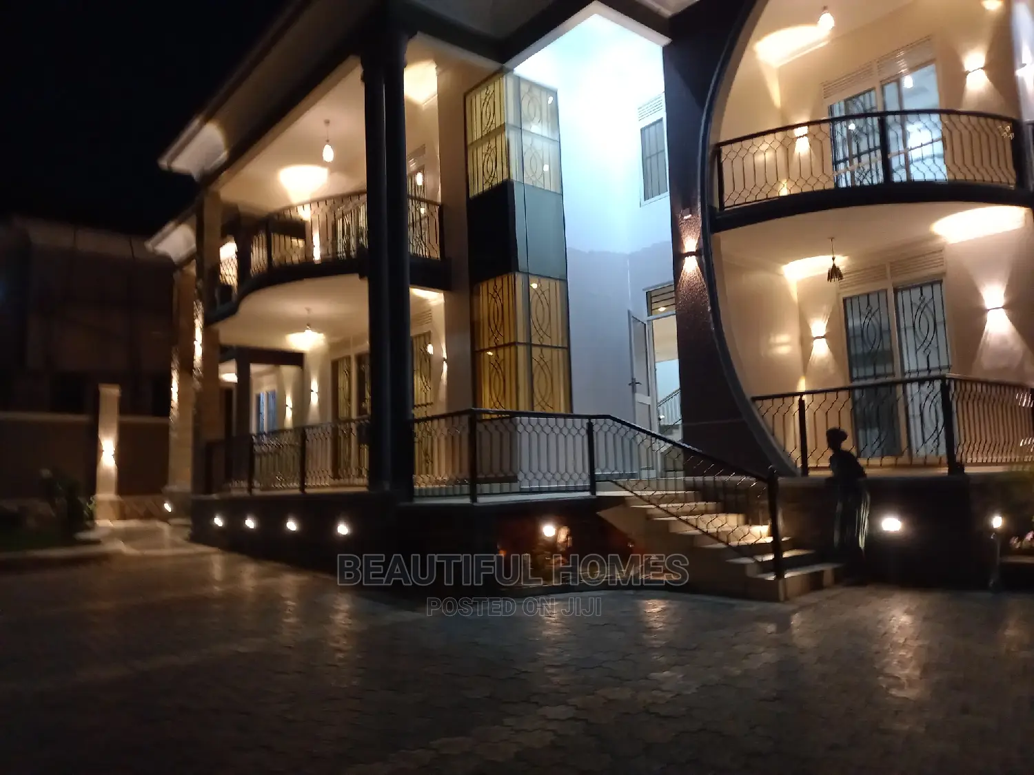 Furnished 6bdrm Mansion in Kira for sale