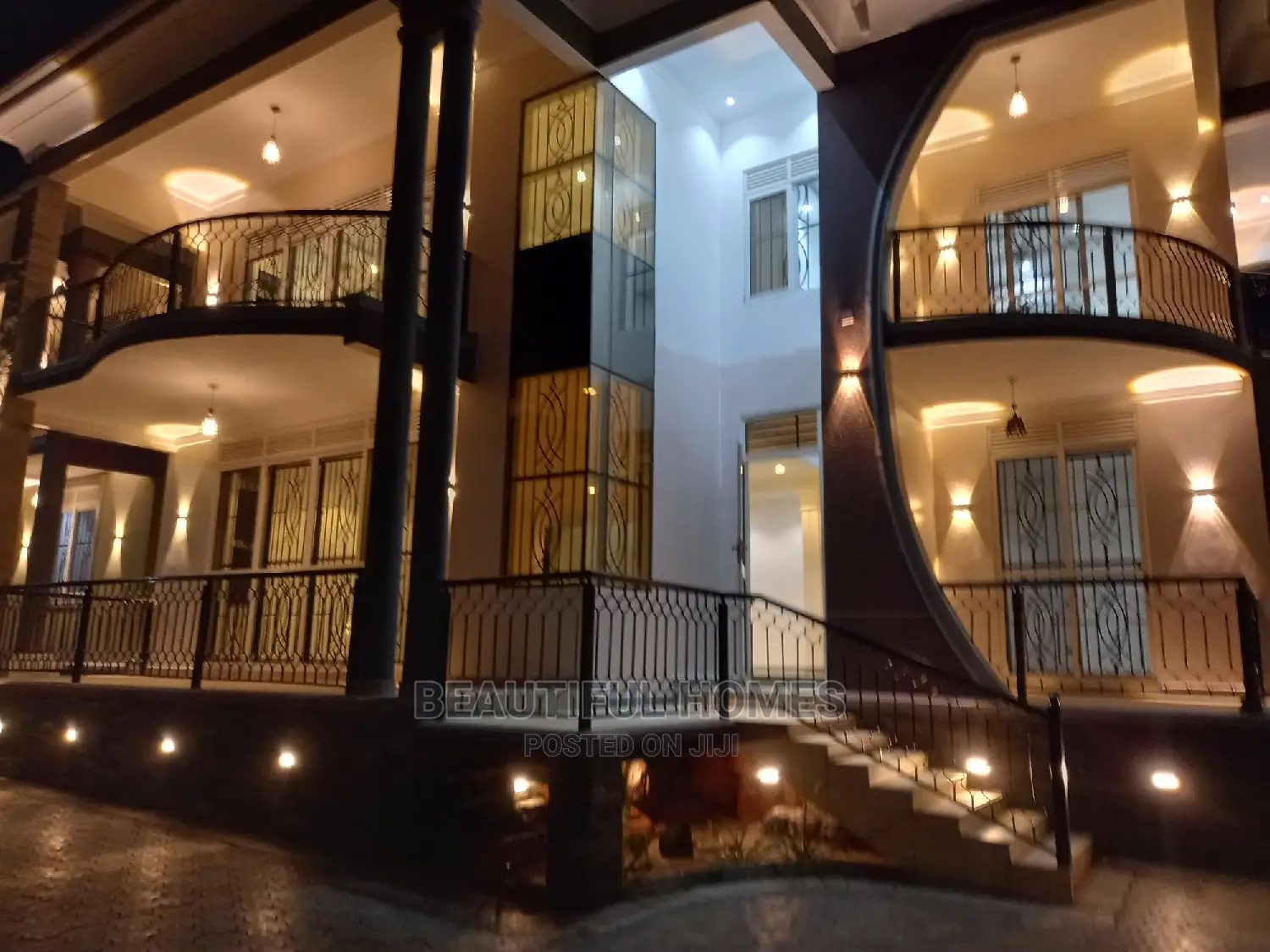 Furnished 6bdrm Mansion in Kira for sale