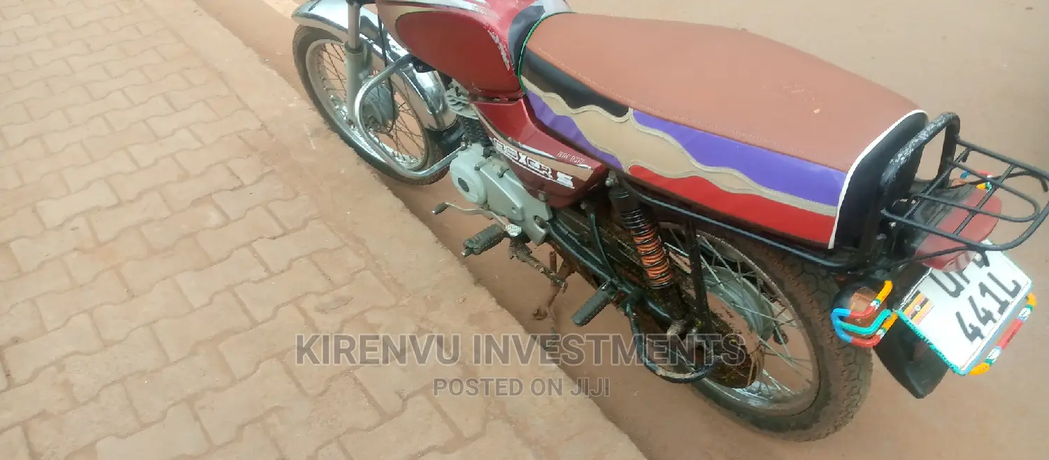 Bajaj Boxer 100 2017 Red