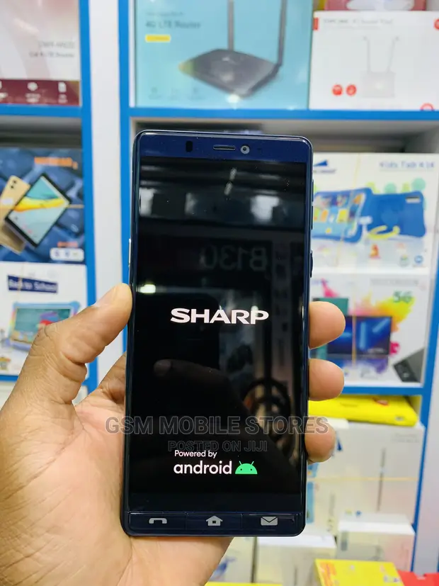 Sharp Aquos Sense SHV40 32 GB Black in Central Division