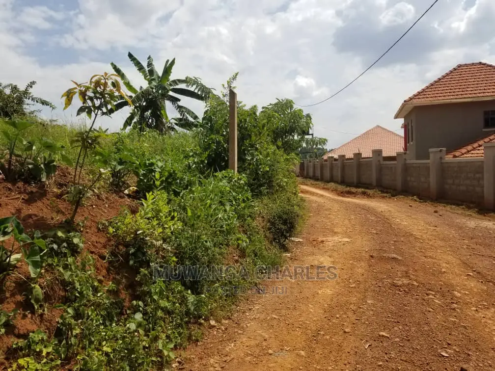 Plot's in Gayaza Kimwanyi on Quick Sale