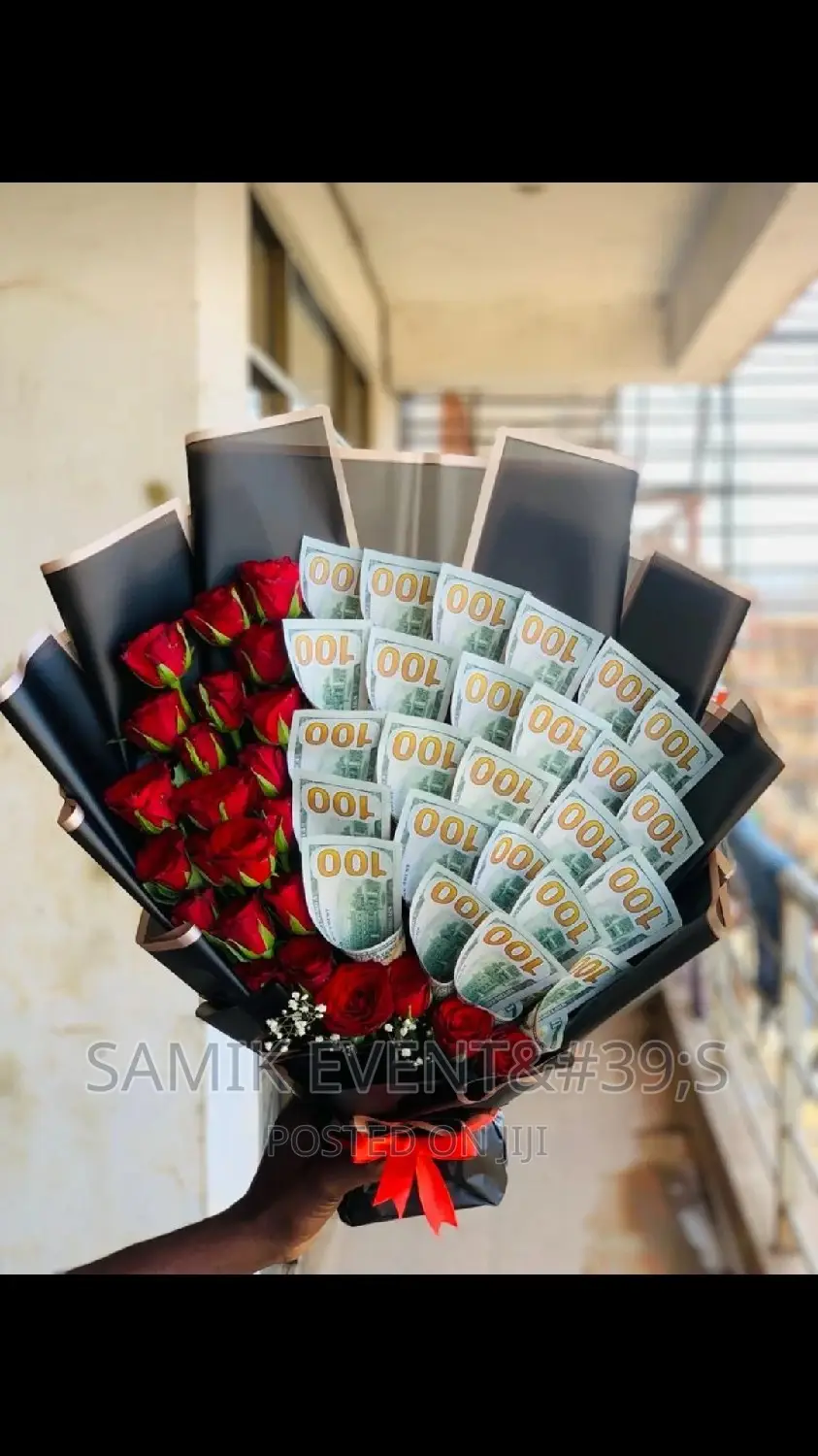 Flower Bouquets and Gift Hampers