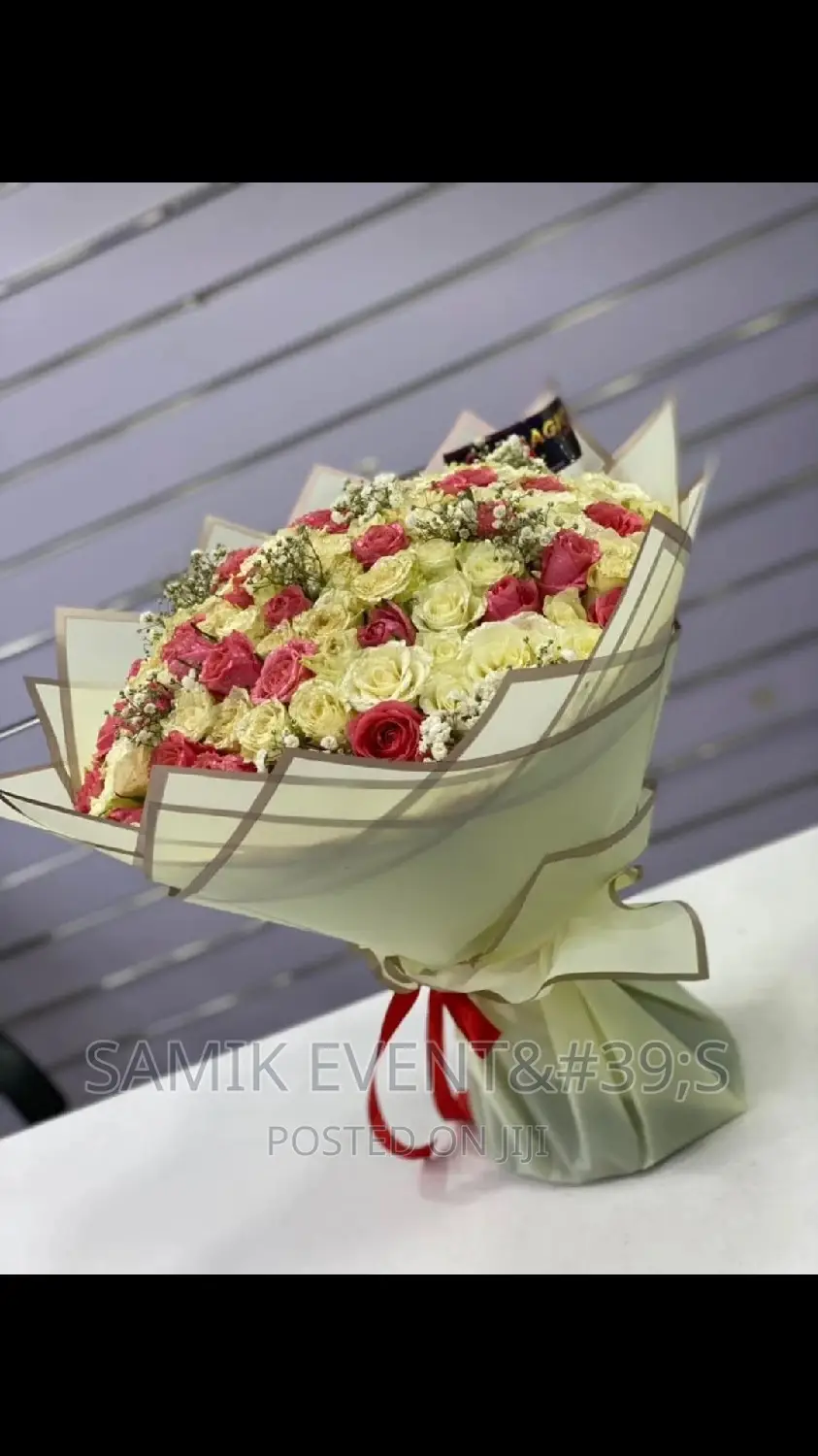 Flower Bouquets and Gift Hampers