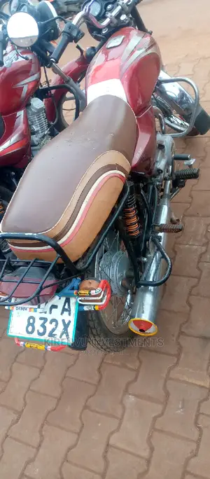 Bajaj Boxer 100 2017 Red