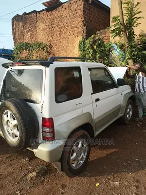 Mitsubishi Pajero 2005 White