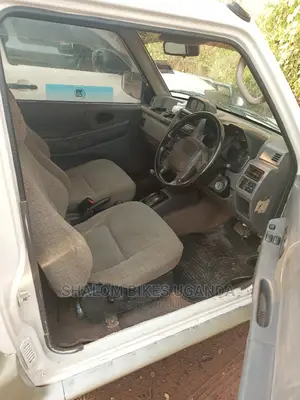 Mitsubishi Pajero 2005 White