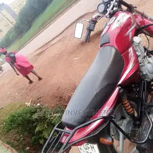 Bajaj Boxer 125 2021 Red