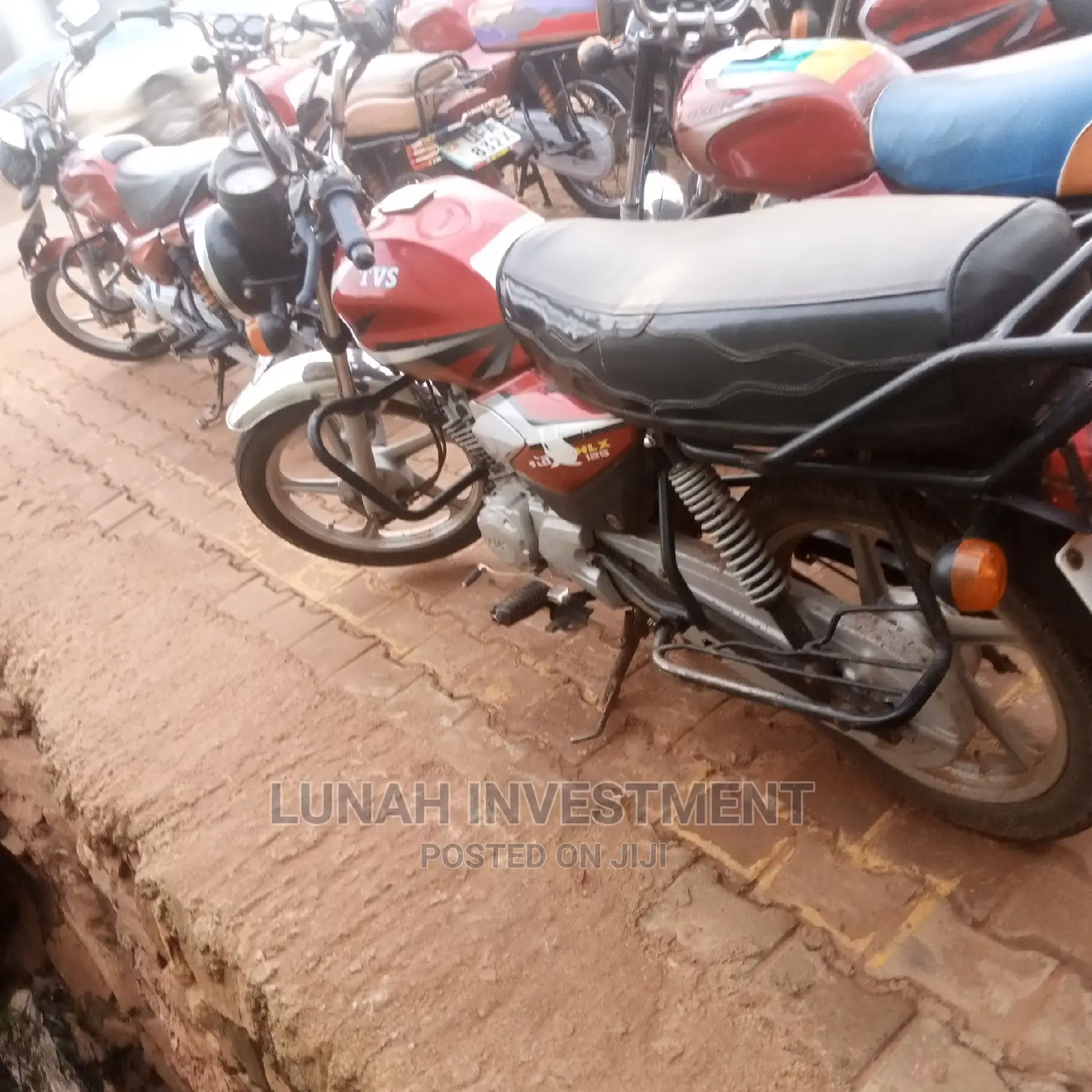 Bajaj Boxer 100 2018 Pink