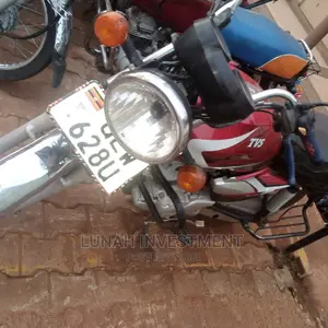 Bajaj Boxer 100 2018 Pink