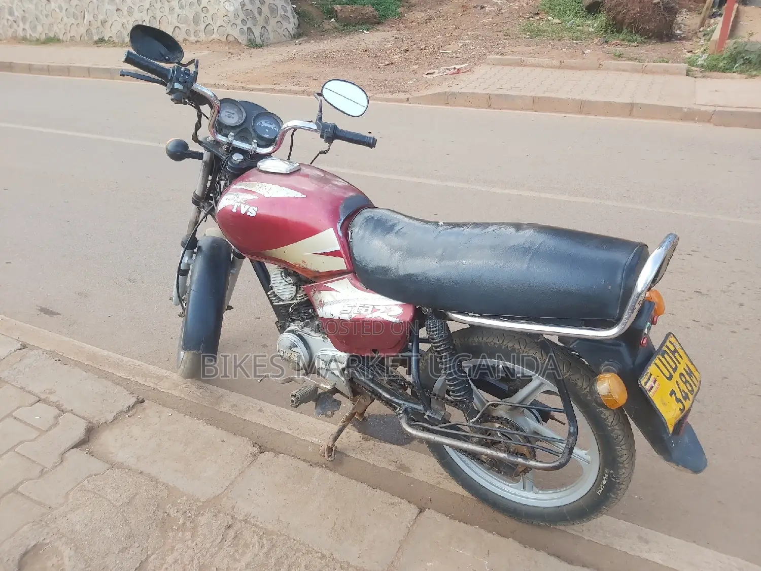 TVS HLX 125 2012 Red