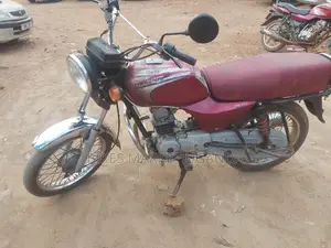 Bajaj Boxer 100 2017 Red