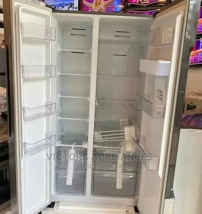 Hisense 670L Side by Side Refrigerator With Water Dispenser