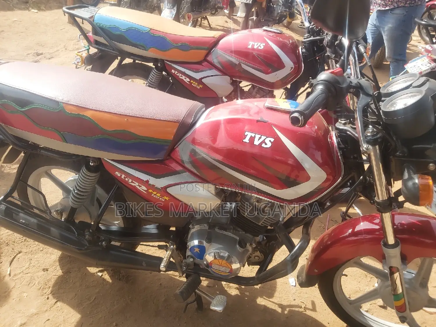 New TVS HLX 125 2022 Red