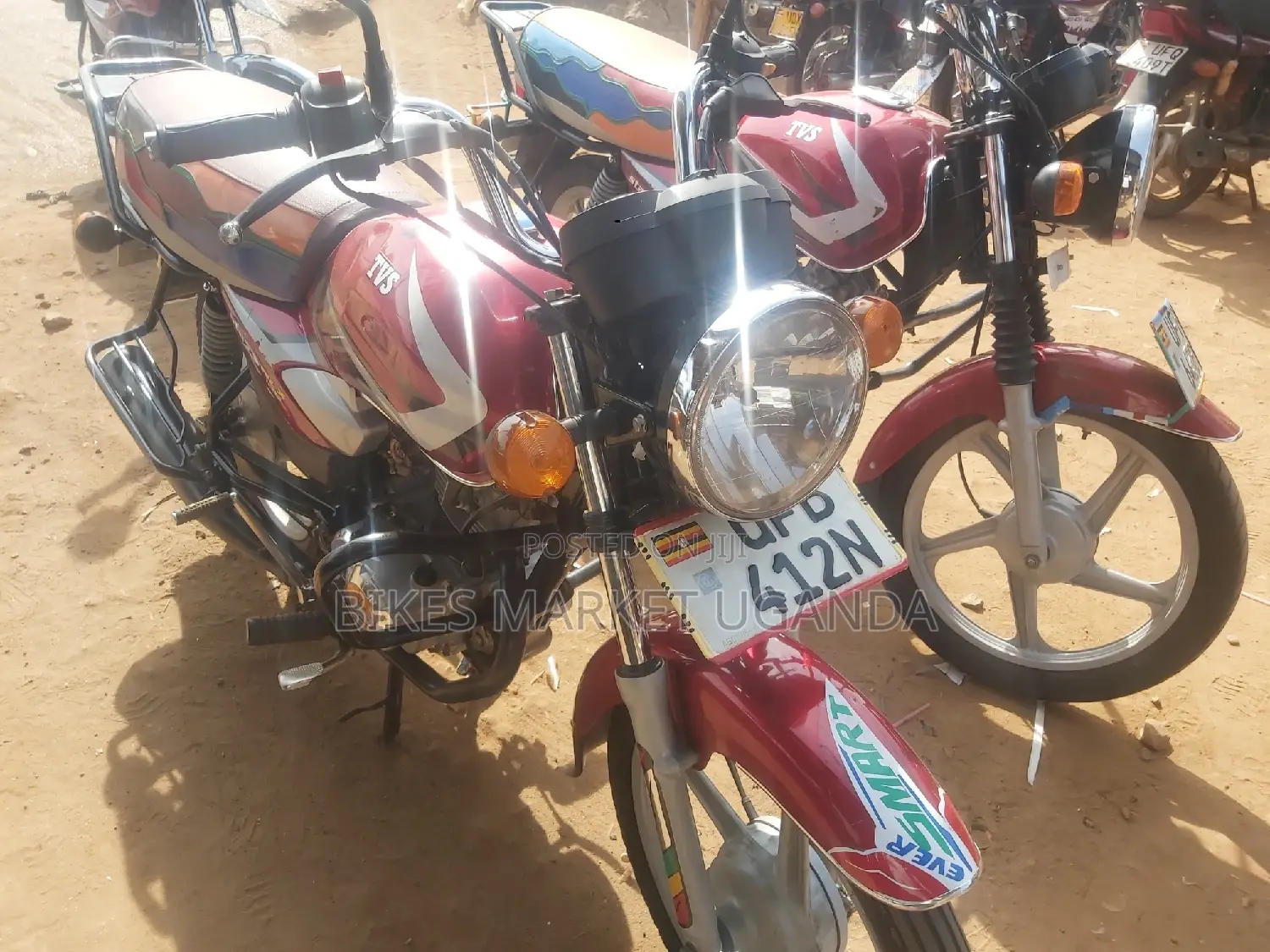 New TVS HLX 125 2022 Red
