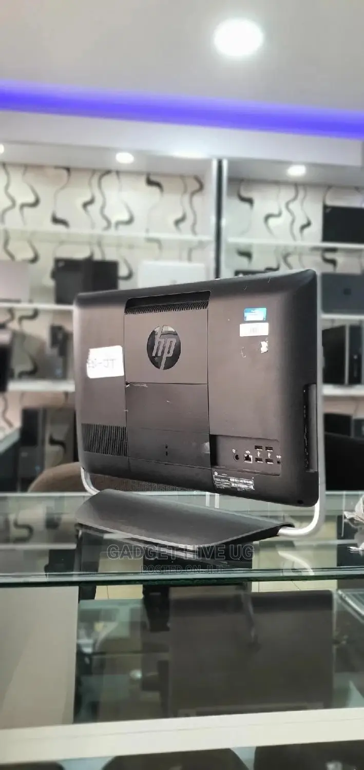 Desktop Computer HP Pavilion 24 8GB Intel Core I3 HDD 500GB